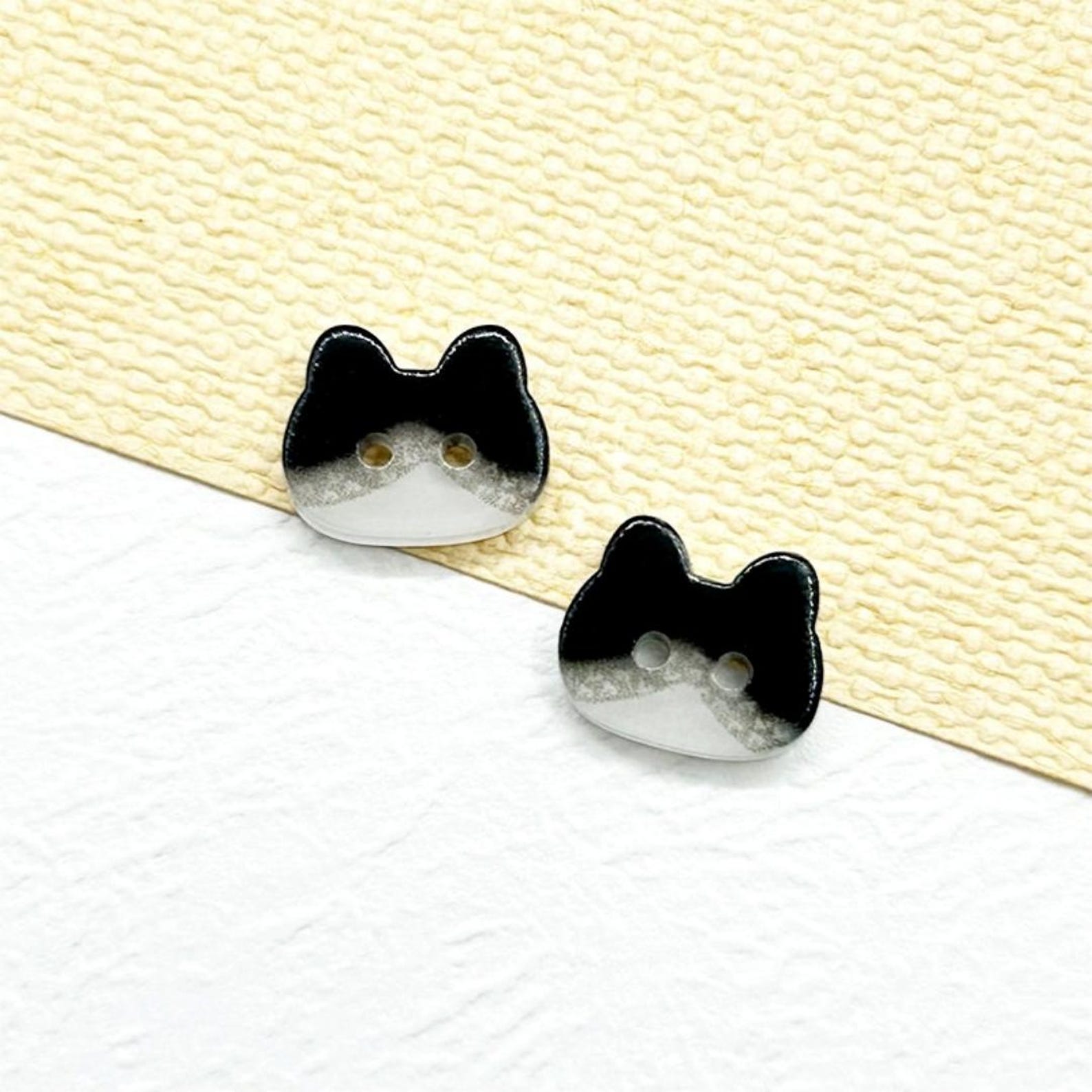 Kawaii Cat Head Buttons, 2 Hole Animal Sewing Buttons for Crafts, DIY and Accessories